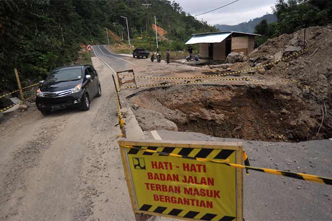  Akses Kawasan Wisata Terpadu Mandeh, Amblas