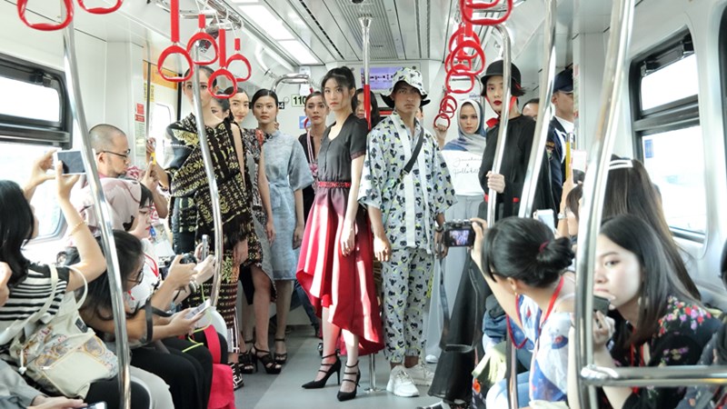  JFFF Gelar Fashion Show di LRT Jakarta, Ini Hasilnya