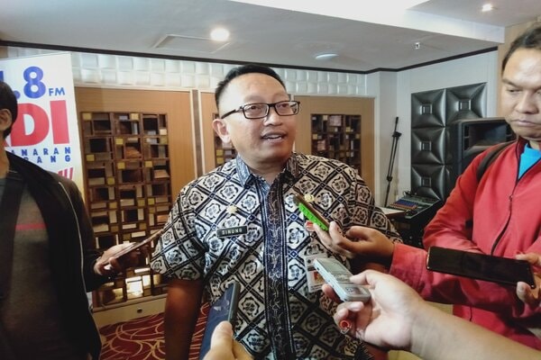 Kepala Dinas Kepemudaan Olahraga dan Pariwisata Provinsi Jateng Sinung Nugroho Rachmadi saat memberikan keterangan kepada wartawan./Bisnis-Alif N.