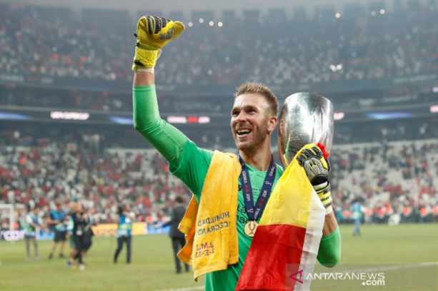  Kisah Adrian, Kiper Buangan yang Kini Jadi Pahlawan Liverpool