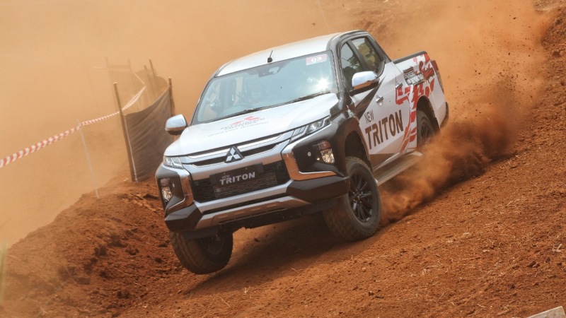  Mitsubishi Ajak Konsumen Off-Road Pakai New Triton