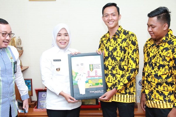  Wakil Walikota Palembang Sabet Penghargaan Tokoh Perempuan Inspiratif