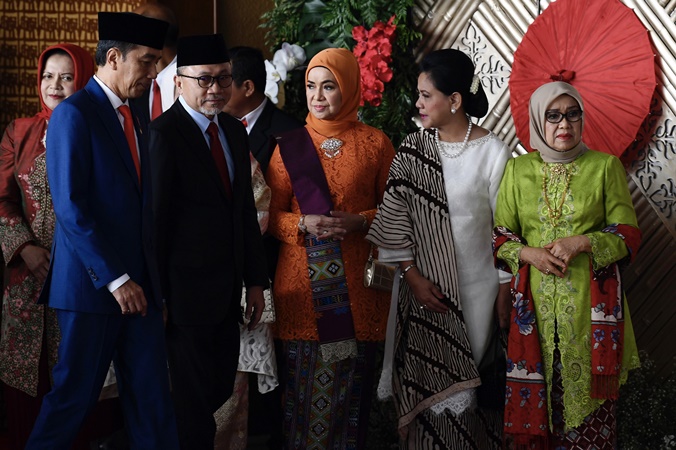  Ketua MPR Zulkifli Hasan Baca Pantun, Dukung Jokowi-Amin