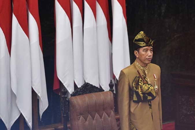  JOKOWI BERBUSANA ADAT SASAK DALAM SIDANG BERSAMA DPD/DPR RI