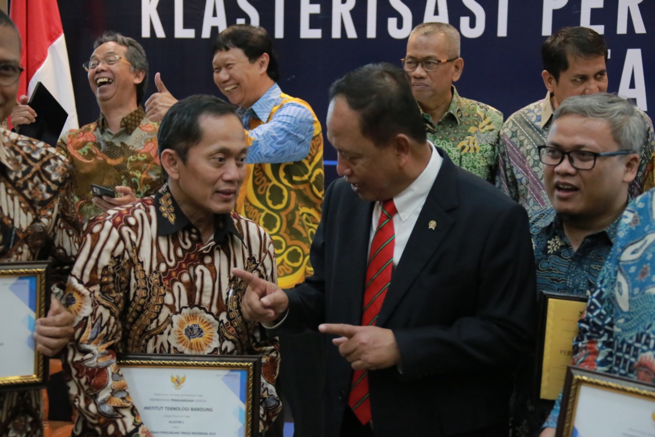  Klasterisasi PT: ITB Raih Peringkat Pertama, UGM Posisi Kedua