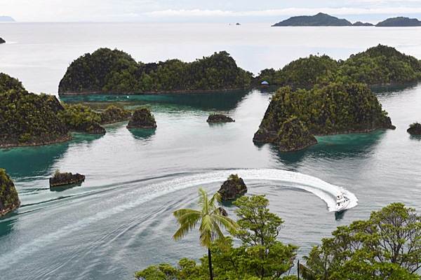  Gelombang Tinggi Ancam Perairan Papua Barat