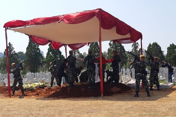  Pemakaman Menteri PU Suyono Sosrodarsono
