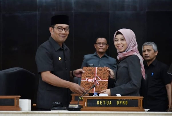  Gubernur Resmi Sampaikan Nota APBD Perubahan Jabar 2019