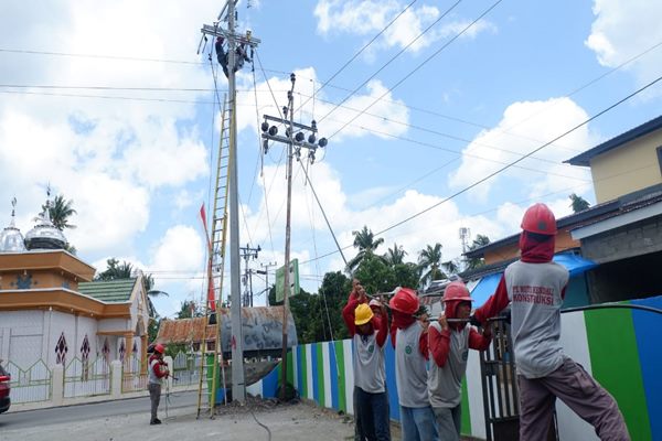  PLN Sulselrabar Remajakan Infrastruktur Kelistrikan di Kepulauan Selayar
