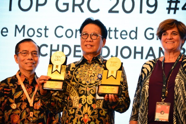  Sucofindo Raih Penghargaan TOP GRC 2019 #4 Stars dan The Most Committed GRC Leader 2019