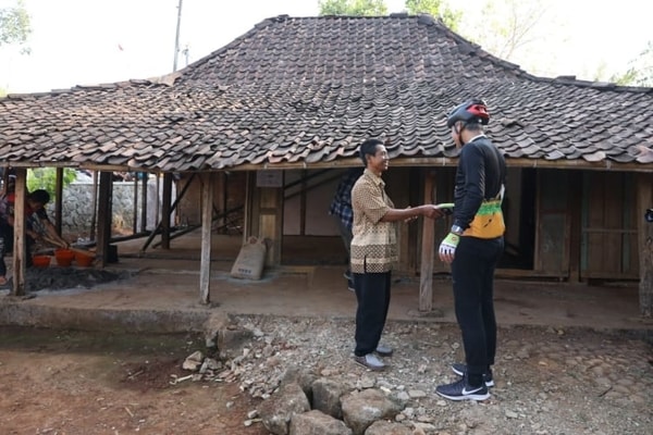  Kisah Untung yang Beruntung Rumahnya Dibedah Ganjar Pranowo
