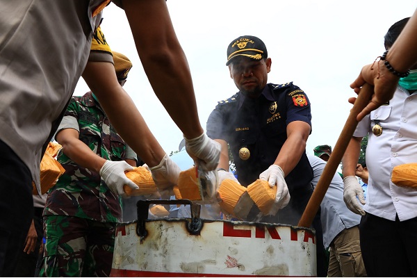  Polres Dumai Musnahkan Sabu, Ganja dan Ekstasi Hasil Penindakan Bea Cukai dan Polres Dumai