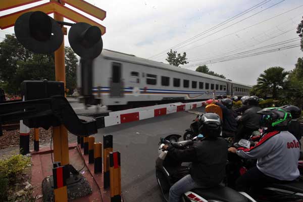  Kecelakaan di Karawang, Perjalanan KA Terganggu 