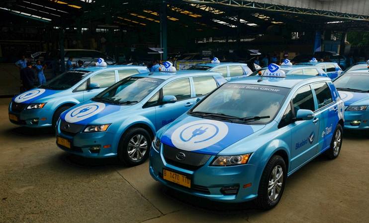  25.000 Armada Taksi Blue Bird akan Terpasang Sensor IoT Telkomsel