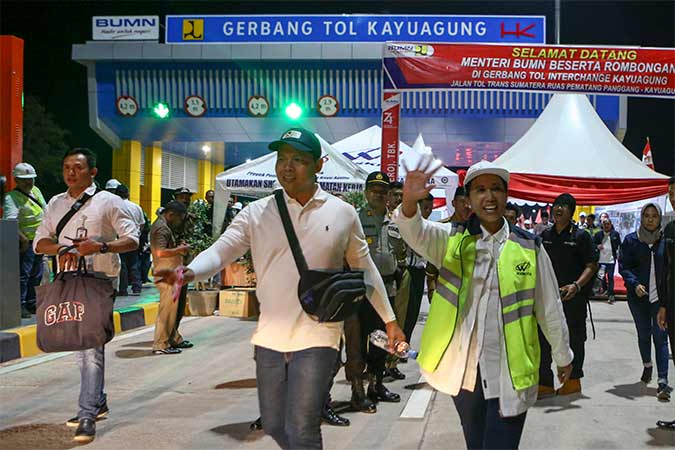  MENTERI BUMN TINJAU TOL KAYU AGUNG