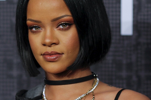  Brand Lingerie Rihanna Dapat Suntikan Dana Rp710 Miliar