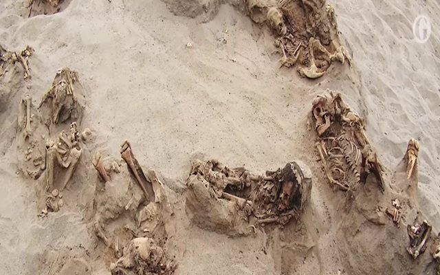  Arkeolog Temukan Situs Pengorbanan Anak-anak Terbesar di Dunia