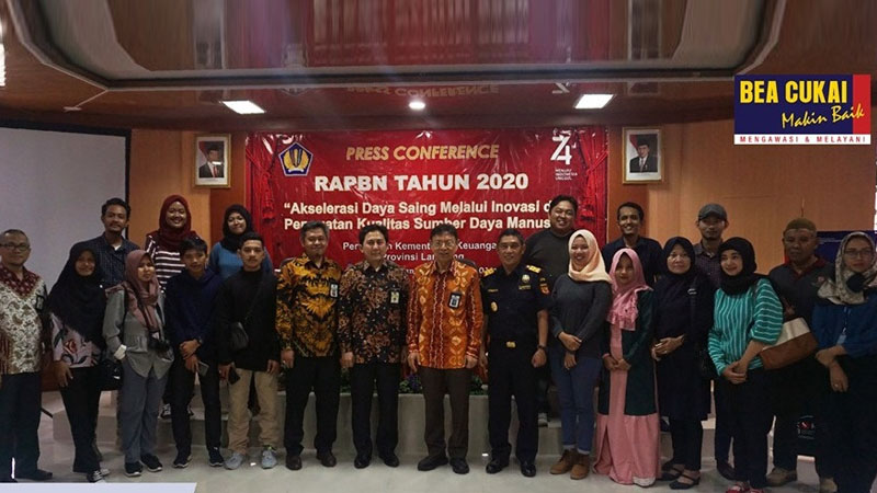  Perwakilan Kementerian Keuangan Lampung Sampaikan RAPBN 2020 ke Awak Media