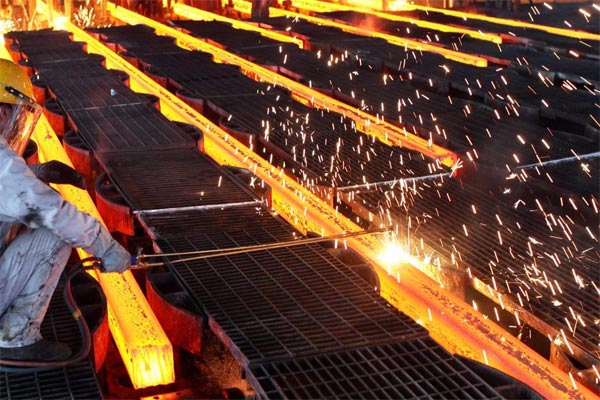  PABRIK BLAST FURNACE : Krakatau Steel Produksi Perdana Baja HRC