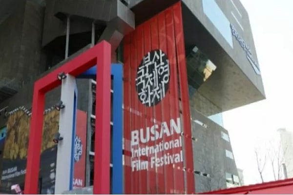  ‘Tak Ada yang Gila di Kota Ini’ Berkompetisi di Busan International Film Festival