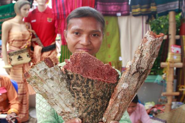  Hak Kekayaan Intelektual Tenun Ikat Tingkatkan Daya Saing