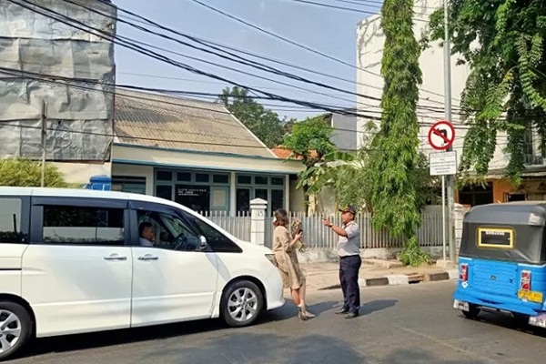  Hari Pertama Diberlakukan, Polisi Tilang 941 Pelanggar Ganjil Genap 