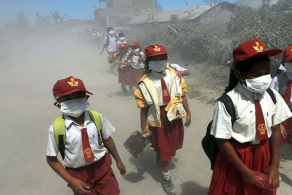  Kabut Asap : Dinkes Sumsel Bagikan 10.000 Masker