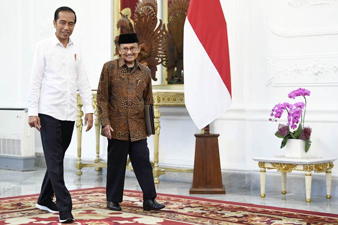  Jokowi Jenguk B.J. Habibie