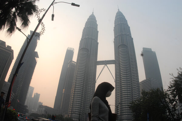  Anak Terpapar Asap Kebakaran Hutan Diminta Tak Minum Es