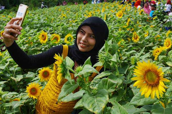  Tren Kenaikan Wisatawan Domestik Didominasi Generasi Milenial