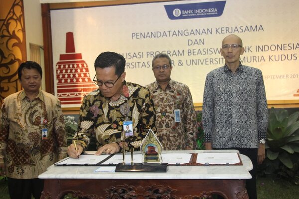  BI Jateng Berikan Beasiswa untuk Dua Universitas