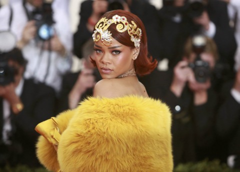 New York Fashion Week: Tampilkan Koleksi “Savage X Fenty”, Rihanna Larang Pengunjung Memotret