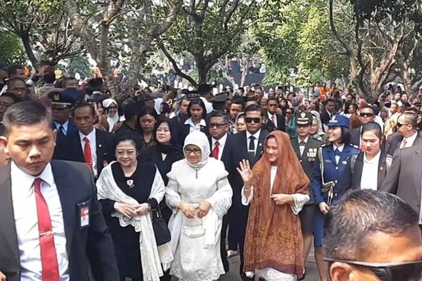  SBY, JK, Megawati Datang Beriringan Hadiri Pemakaman B.J. Habibie