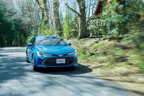  MOBIL LISTRIK HIBRIDA : Toyota Hadirkan All New Corolla Altis