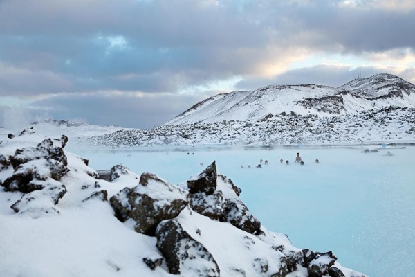 Sensasi Berendam di Geothermal Spa Blue Lagoon