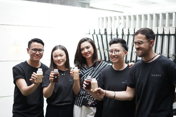  Raline Shah Buka Bisnis Gerai Kopi