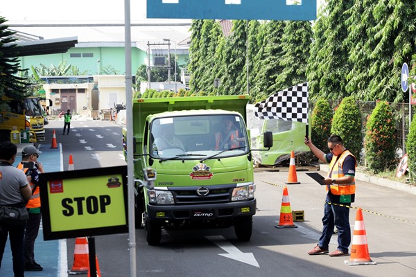  Hino Siap Bantu Investigasi Kecelakaan Maut di Tol Cipularang