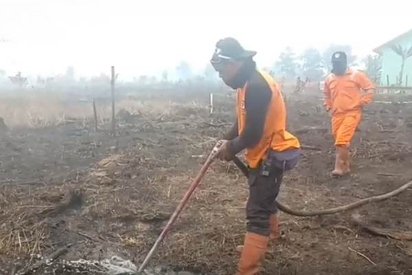  Teknik Suntik Gambut Redam Kebakaran di Banjarbaru Kalsel
