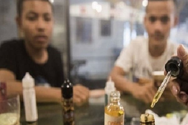  CEK FAKTA: Benarkah Risiko Kematian Rokok Elektrik atau Vape Lebih Rendah?