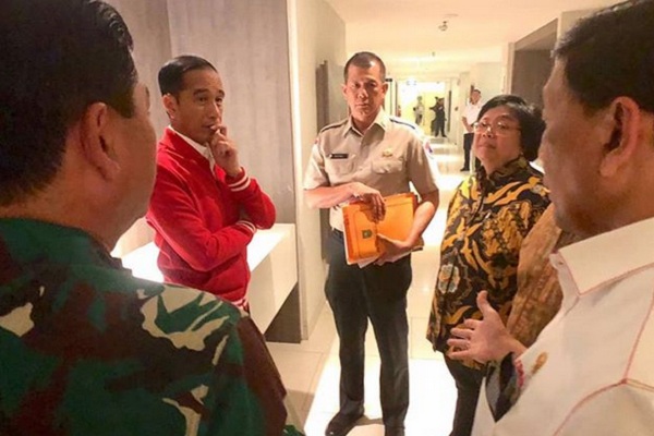  Jokowi Naik Heli Superpuma Tinjau Lokasi Karhutla di Riau