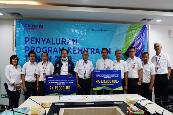  Bandara Jenderal Ahmad Yani Salurkan Dana Program Kemitraan