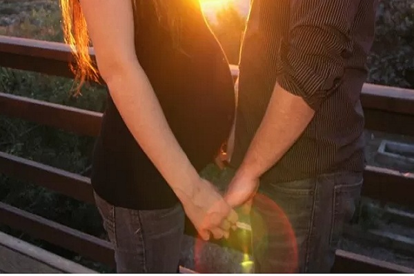  Para Suami, Begini Cara Bikin Istri Nyaman selama Hamil