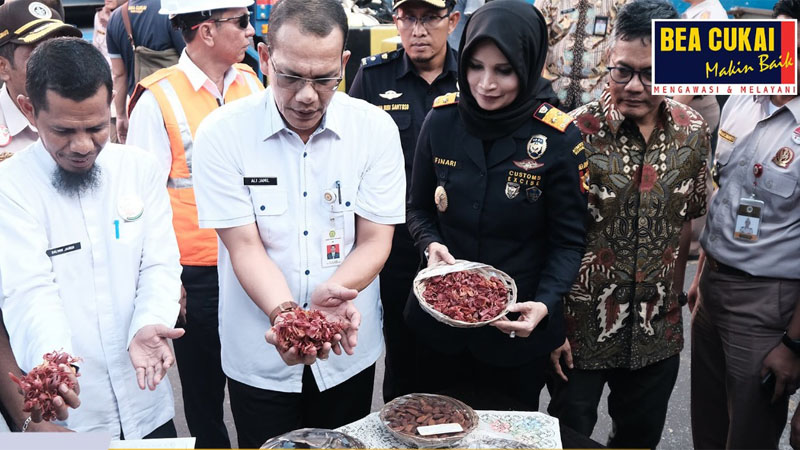  Bea Cukai Ternate Laksanakan Ekspor Perdana Komoditas Fully Pala