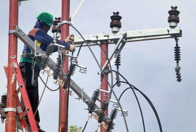  Pemerataan Listrik di Kepulauan, Sulsel Manfaatkan Instalasi Sistem Baterai Hibrid