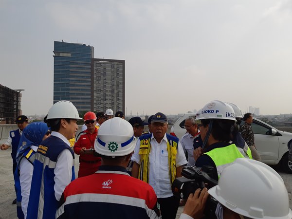  Kunjungi Tol Layang Jakarta - Cikampek, Basuki: Beroperasi November