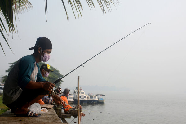  Kaltara Salurkan Bantuan Fasilitas Tangkap Ikan