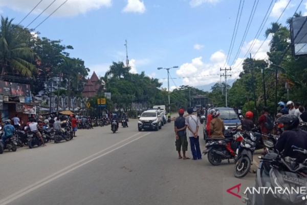 Jalan Raya Abepura-Padang Bulan Diblokade Aparat