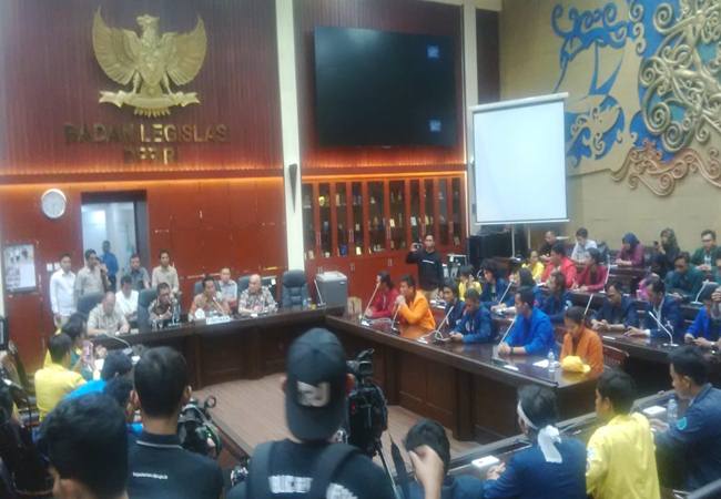  Tidak Tahu Isi Tuntutan, Mahasiswa Nyatakan Mosi Tidak Percaya pada DPR   