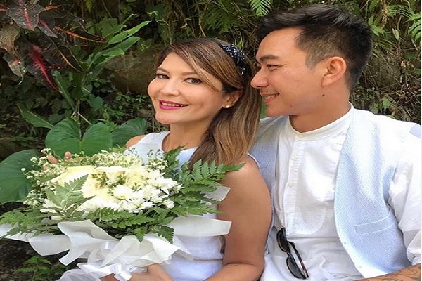  Siapakah Cowok Ganteng yang Foto Mesra Berdua dengan Tamara Bleszynski?