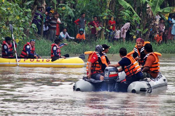  Tim SAR Temukan Jasad Korban Kapal Terbalik di Perairan Garut